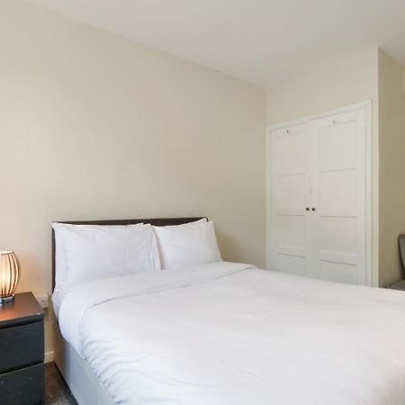 The Serene 2-Bedroom Flat W Free Street Parking Саттон Екстер'єр фото