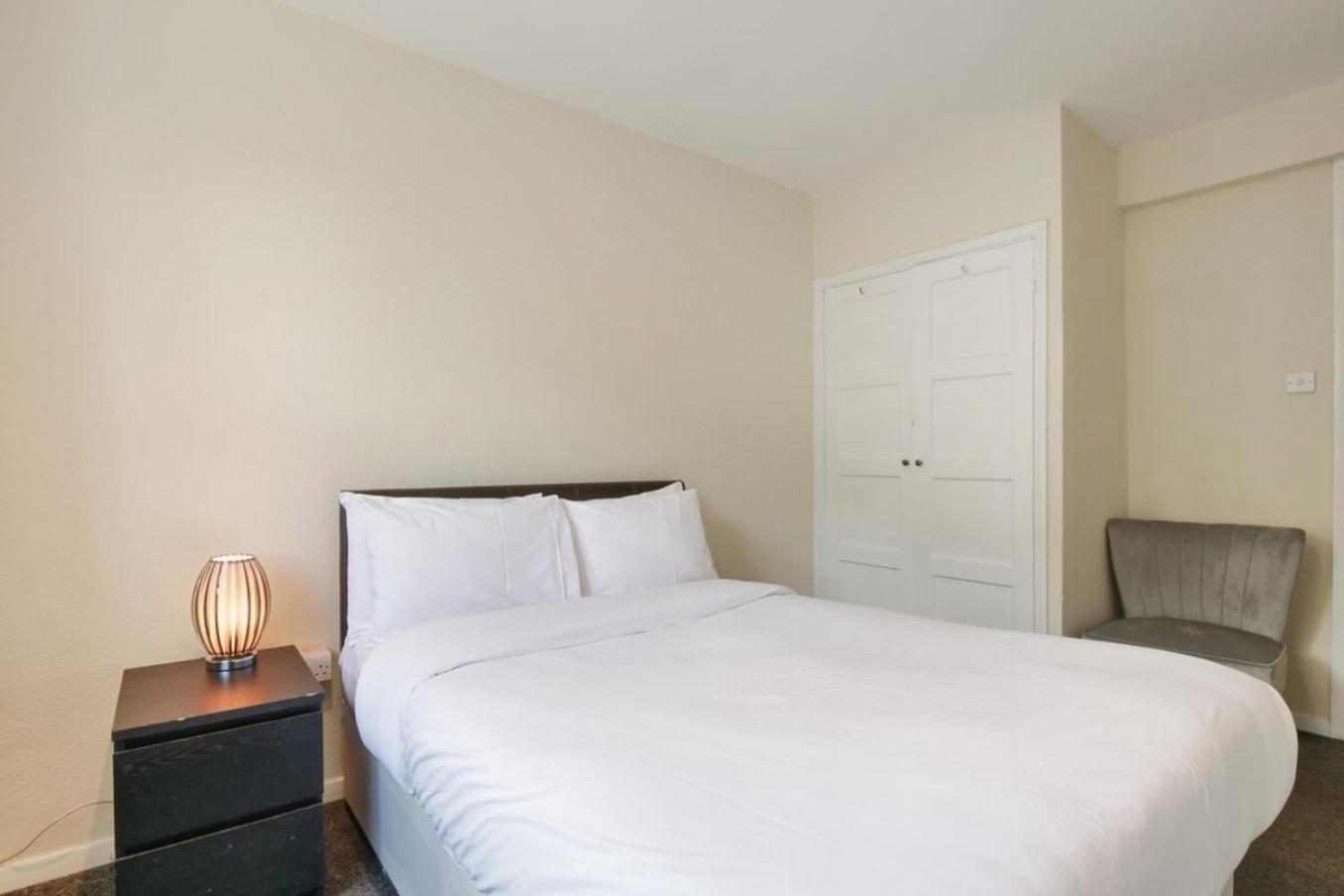 The Serene 2-Bedroom Flat W Free Street Parking Саттон Екстер'єр фото