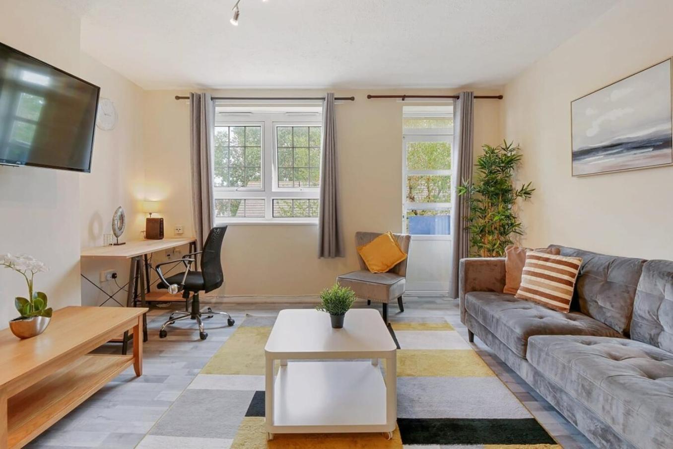 The Serene 2-Bedroom Flat W Free Street Parking Саттон Екстер'єр фото